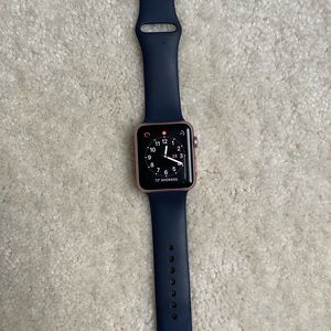 🚫SOLD🚫 Apple Watch series 1 42mm rose gold